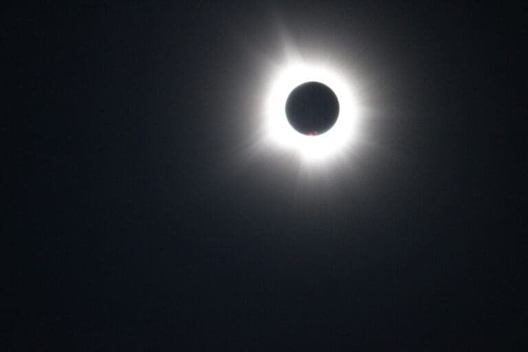 Experiencing totality: Ancient mounds attract eclipse goers
