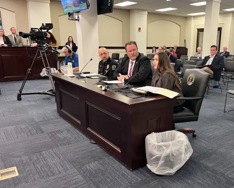 Lawmakers advance bill to require photo ID for open records requests